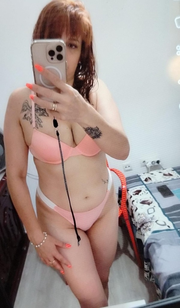 ABRO MI CULO, COÑO Y BOCA PARA VOSOTROS