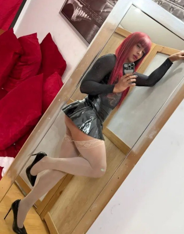 TIFANY HERMOSA TRANS POLLONA 24 CM ROMPO CULOS DOY LECHE