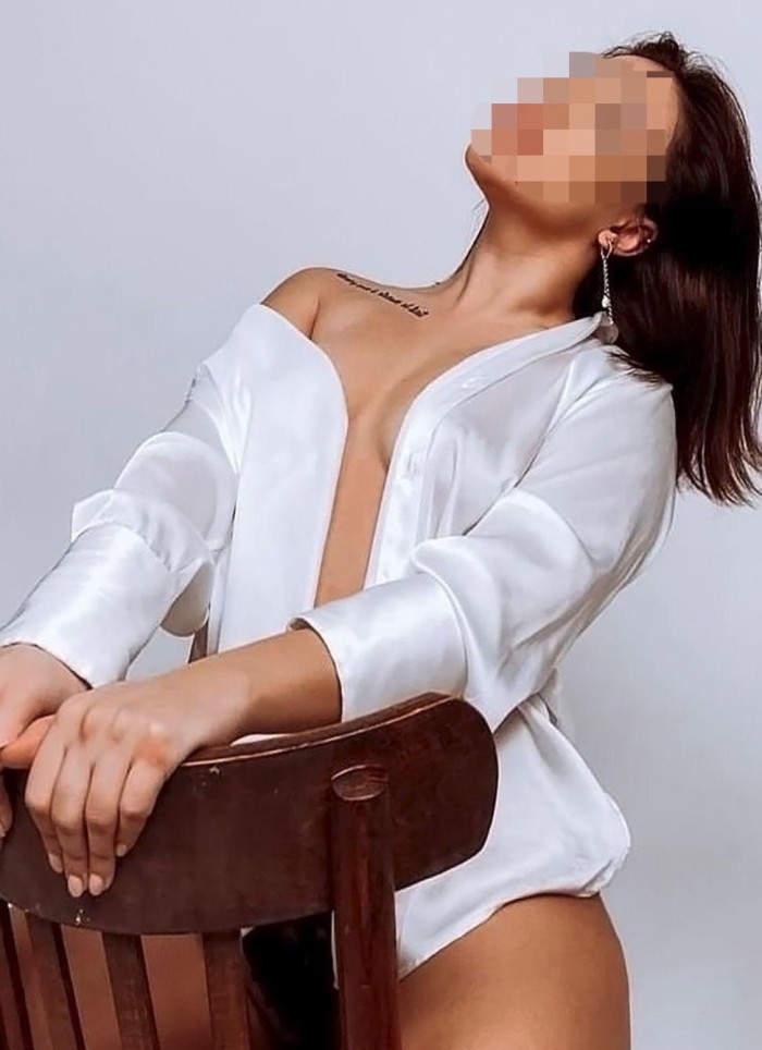 Morena,joven.Recien llegada.