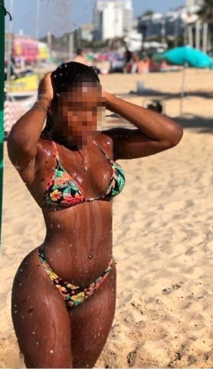 Colombiana cachonda muy implicada – Vecindario