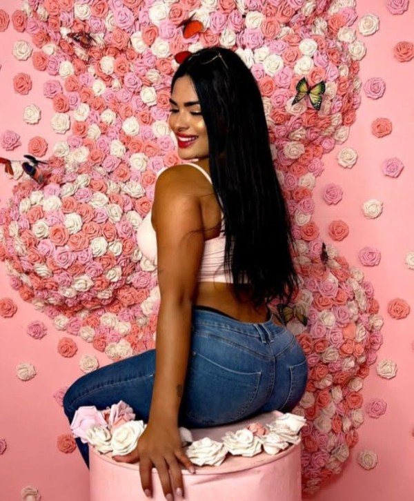 Morenita simpática y deliciosa