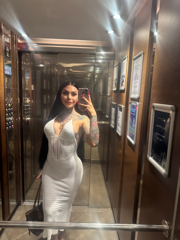 HERMOSA Y MUY FEMENINA TRANS COLOMBIANA