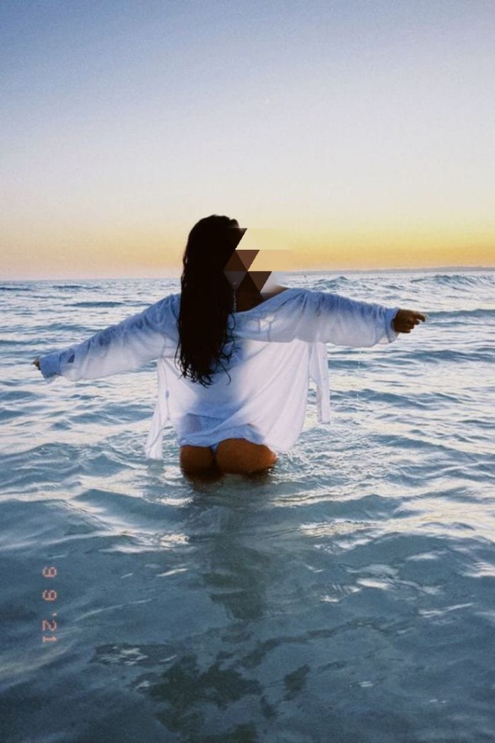 LATINA JOVENCITA JUGHETONA Y MORBOSA