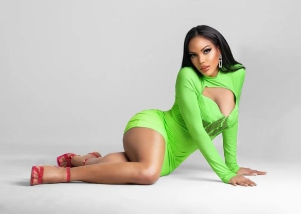 KATHY. HERMOSA MORENA TRANS  FIESTERA LISTA PARA QUEDAR