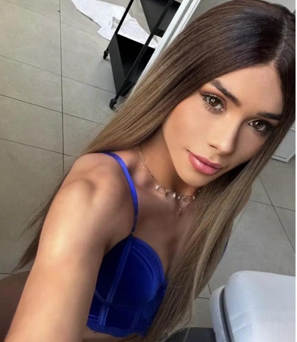 Trans rubia ESPAÑOLA chupo SIN GOMA el ejido