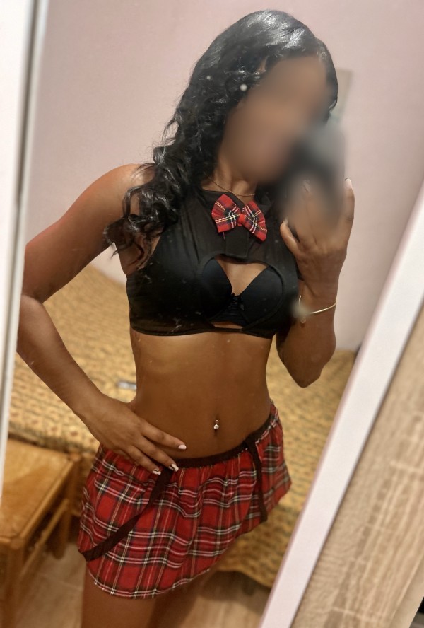 NOVEDAD EN TENERIFE SUR MELANI CALENTITA ESPERÁNDOTE