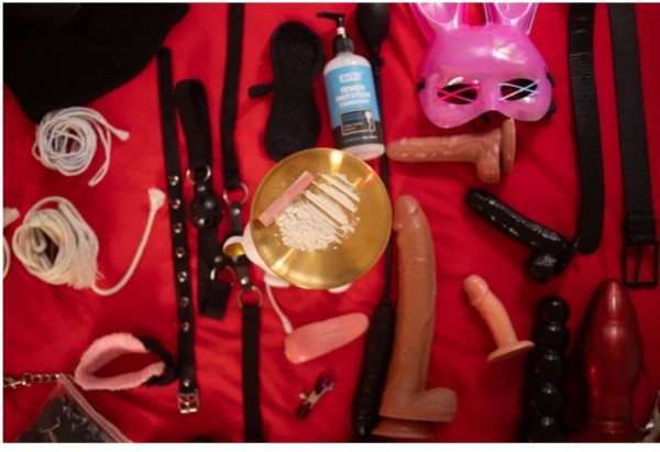 Trans fiestera activa dominante , sin límites, garganta profunda,