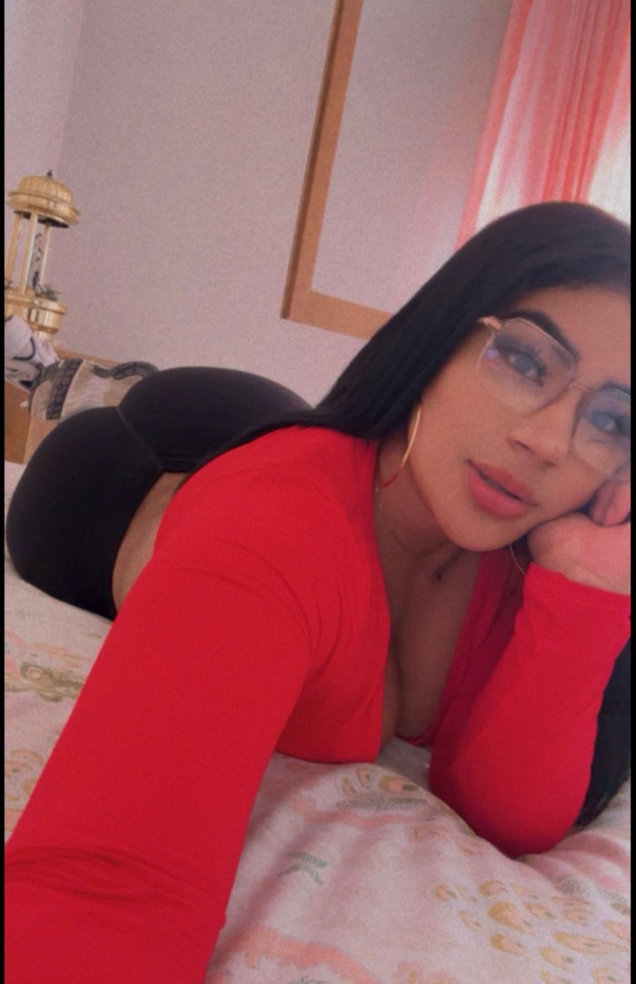 LINDA MULATA CON GANAS DE FOLLAR