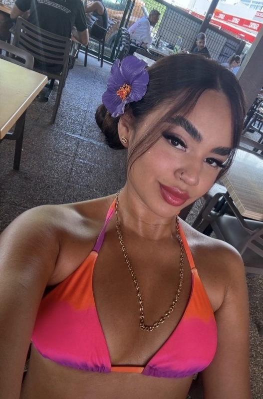 Vanessa maja y muy guarra disponible en yuncos