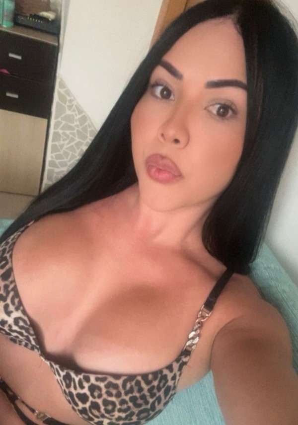Estupenda Latina TRANS toda una diosa Acabadita de llega