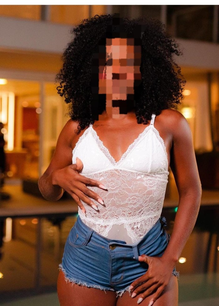 Encanto, elegancia y cercanía: descubre a Manuela