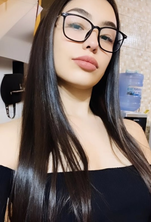 AMES, MILLADOIRO, BEA JOVENCITA RECIÉN LLEGADA, MUY CARIÑOSA.