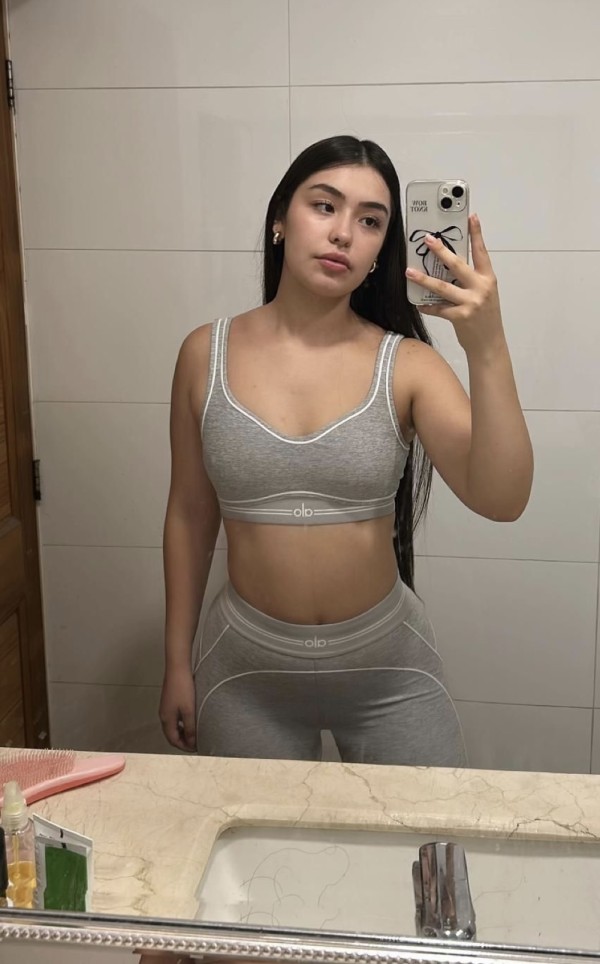 AMES, MILLADOIRO, BEA JOVENCITA RECIÉN LLEGADA, MUY CARIÑOSA.