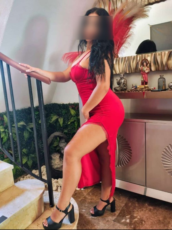 LUCIA SEVILLANA 25 AÑOS PROVOCACION