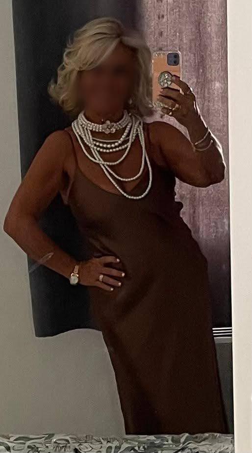 NORMA UNA DAMA ESPAÑOLA CON CLASE