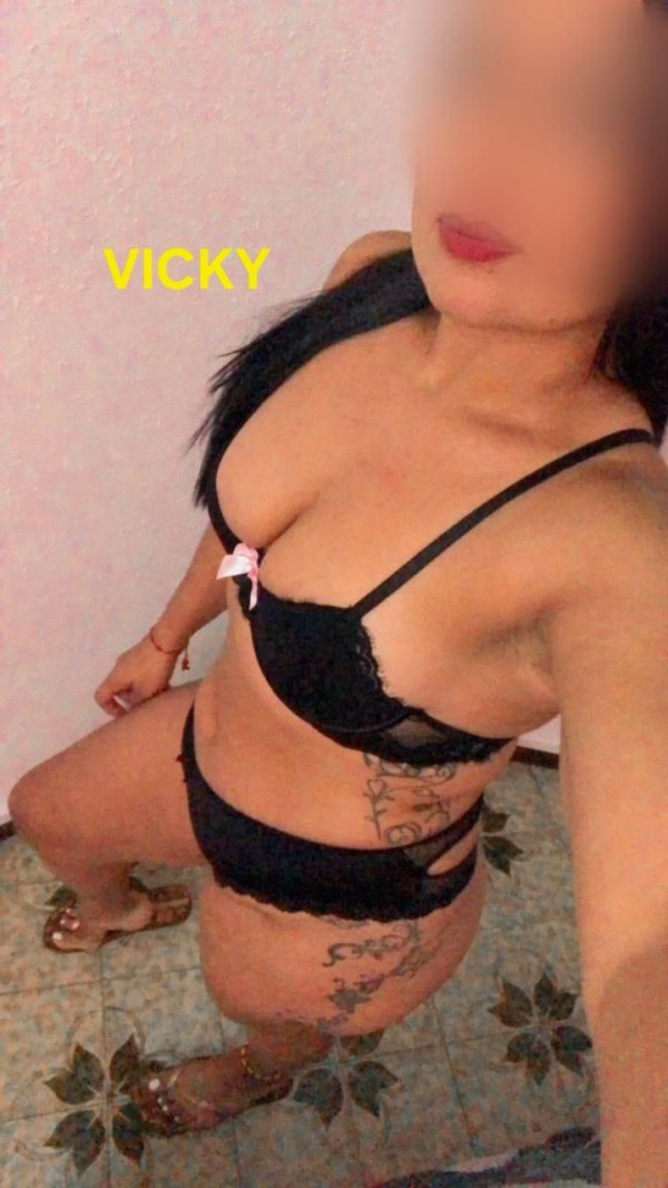 Jovencita fiestera recién llegada a Vallecas