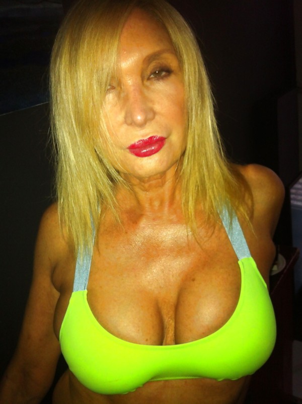 Madura loca y fiestera.. bien rollo y morbazo a to