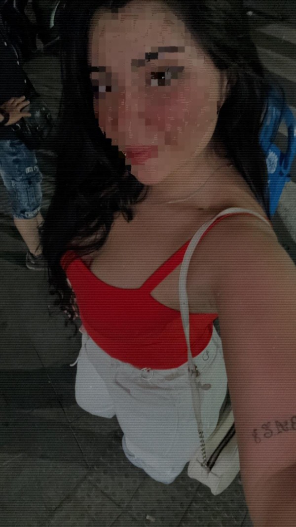 SABRINA DE 23 AÑOS MUY FIESTERA