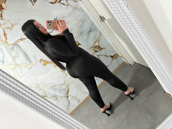 Doble placer y diversión con dos diosas latinas