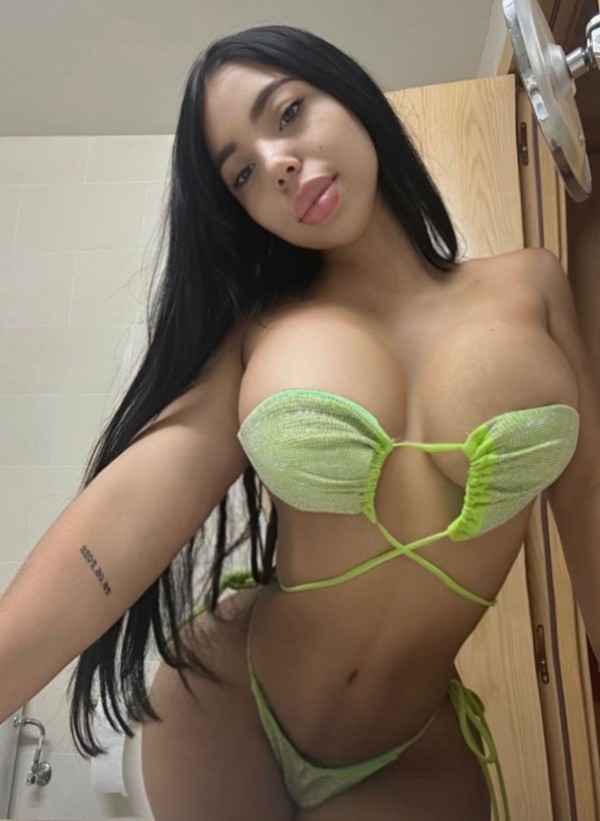 Doble placer y diversión con dos diosas latinas