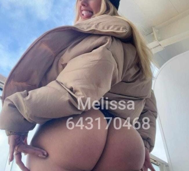 Hermosa rubia super pivon fiestera
