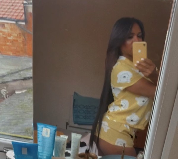 Lisa Makllow experta en principiantes cachonda  y viciosa in Plaza España