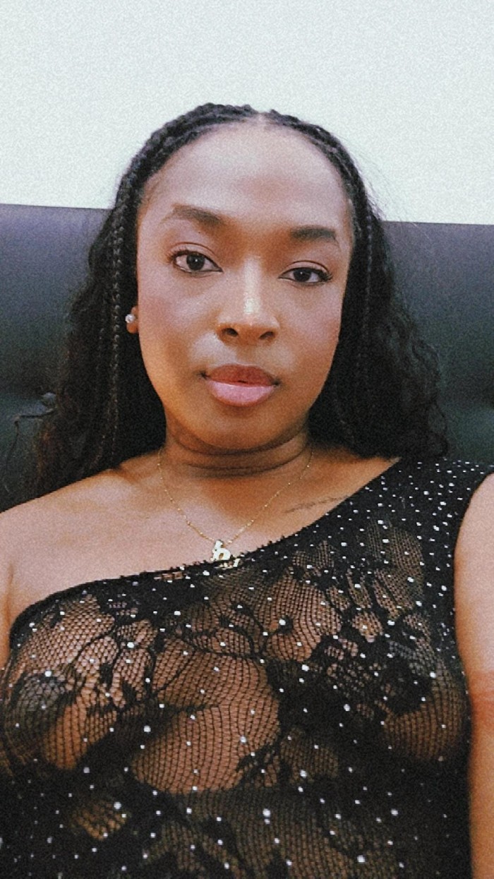 Trans colombiana muy complaciente y femenina