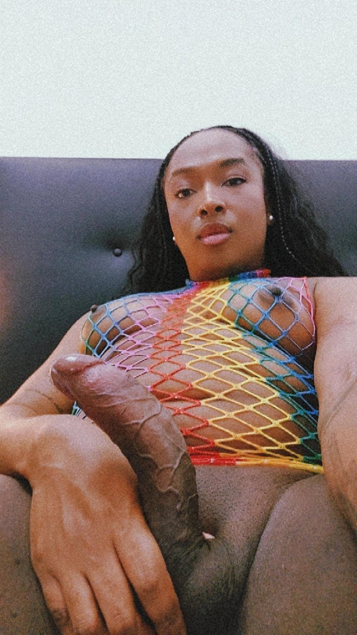 Trans colombiana muy complaciente y femenina