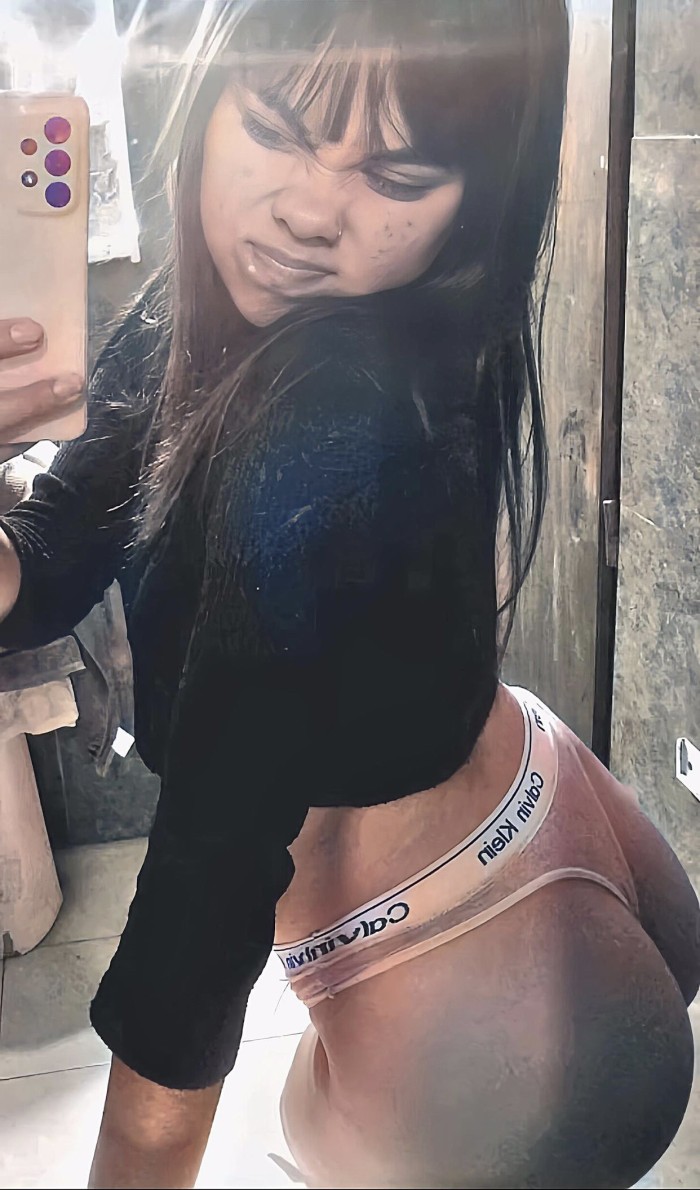 Laura latina 24 horas independiente