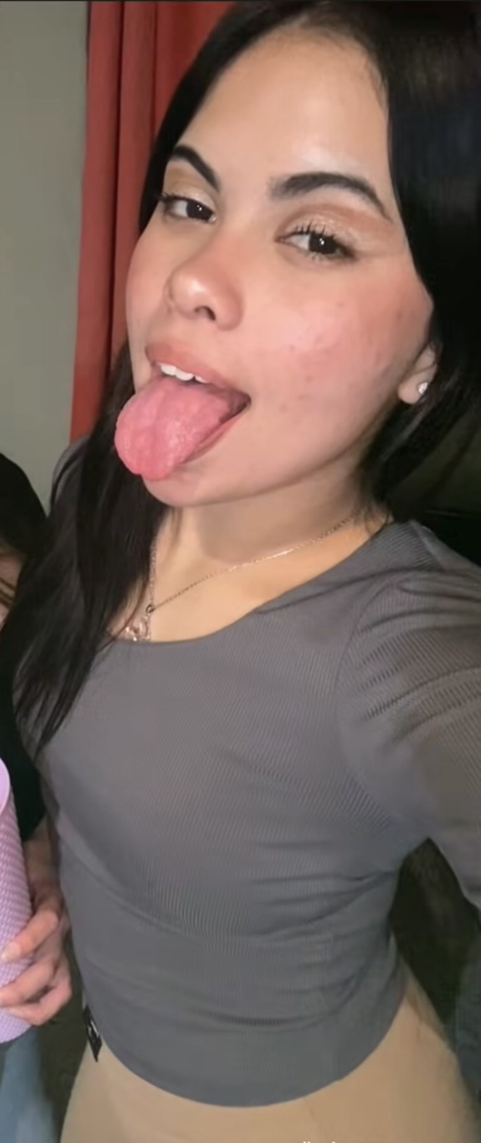 Laura latina 24 horas independiente