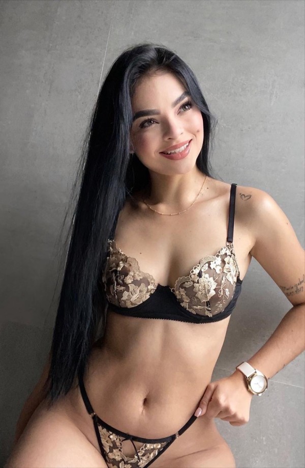 Victoria – Colombiana Acompañante de Lujo en Ibiza