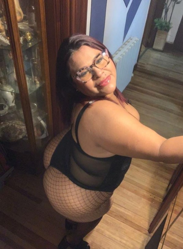 Desire latina culona cachonda