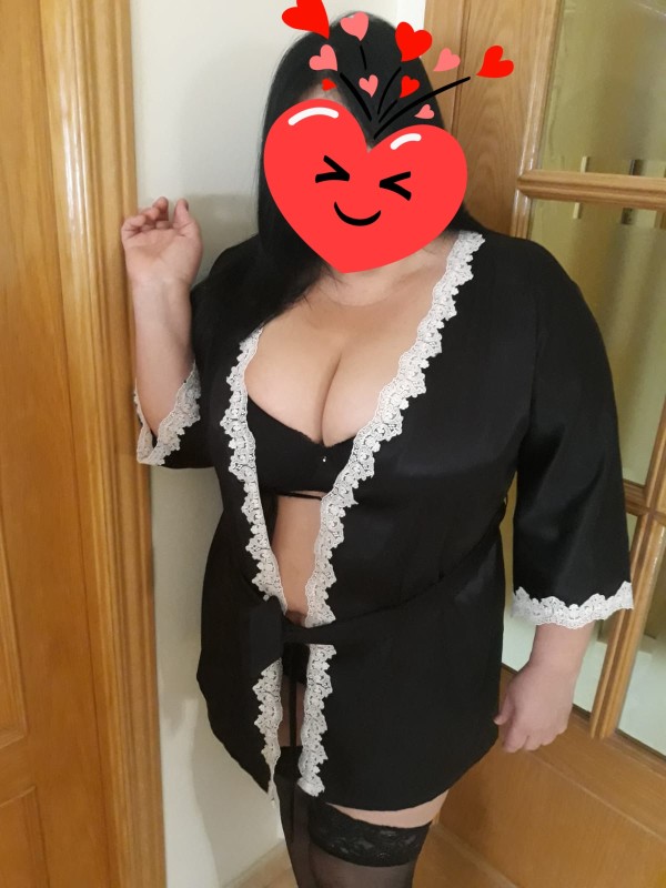 Madurita cachonda te espera