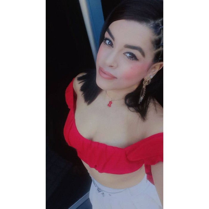 LUANA SIMPATICA  MUY SENSUAL