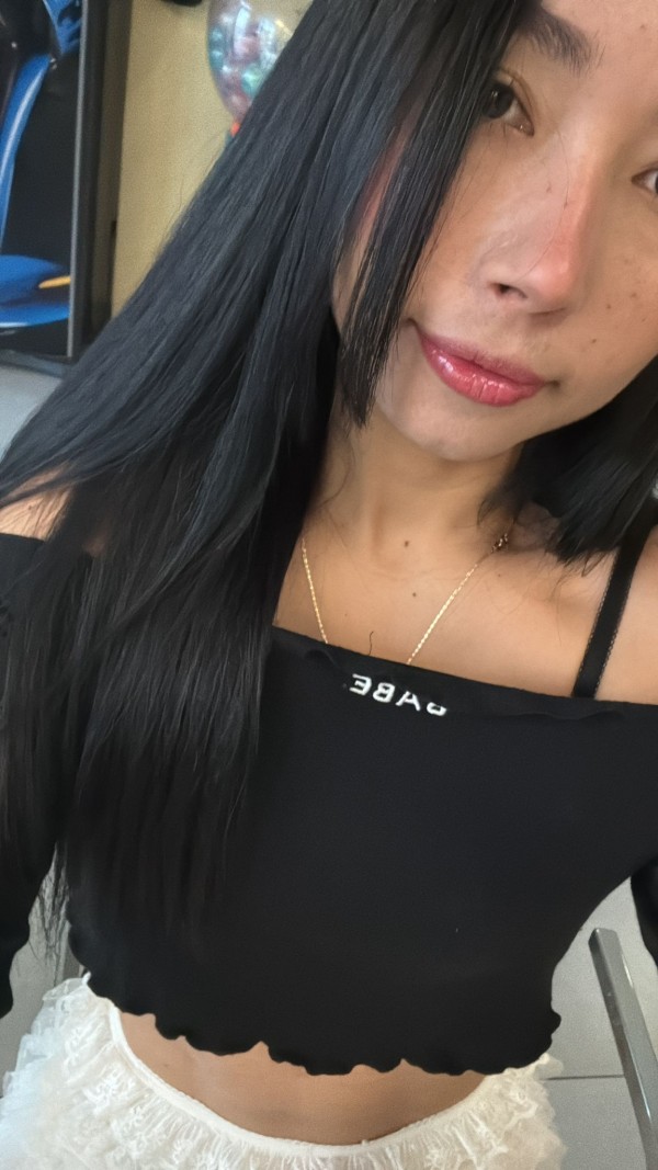 DISFRUTARAS BAJANDOME MIS LINDAS BRAGAS