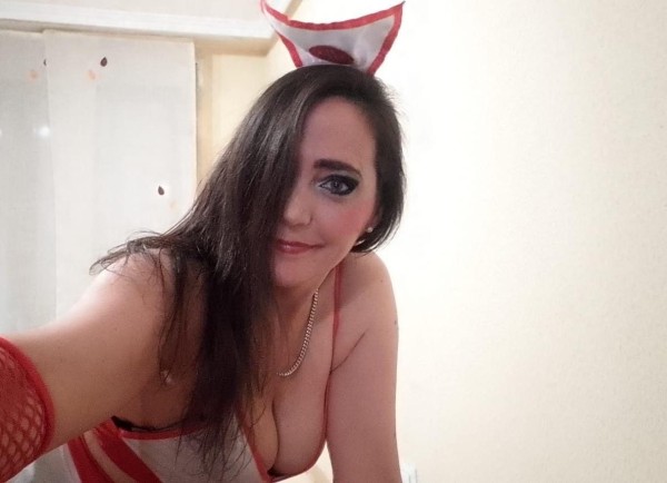 UFFF…ESTOY QUE EXPLOTÓ.SOY VUESTRA ZORRITA CON GANAS DE FOLL.AR.FIESTERA