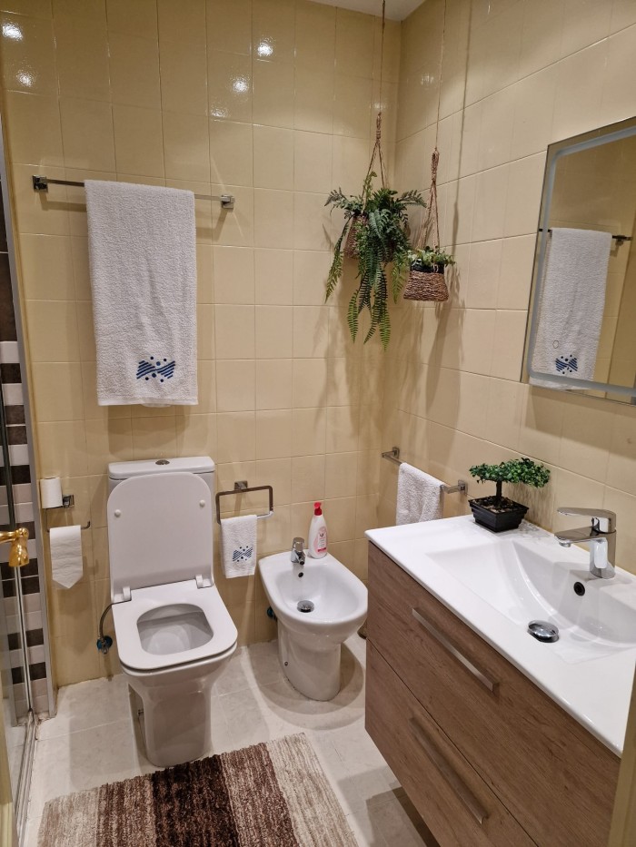 SE ALQUILAN HERMOSAS Y LUJOSAS HABITACIONES