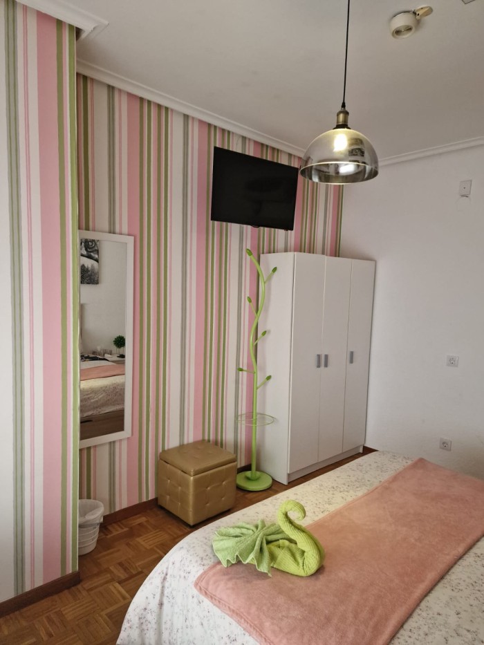 SE ALQUILAN HERMOSAS Y LUJOSAS HABITACIONES