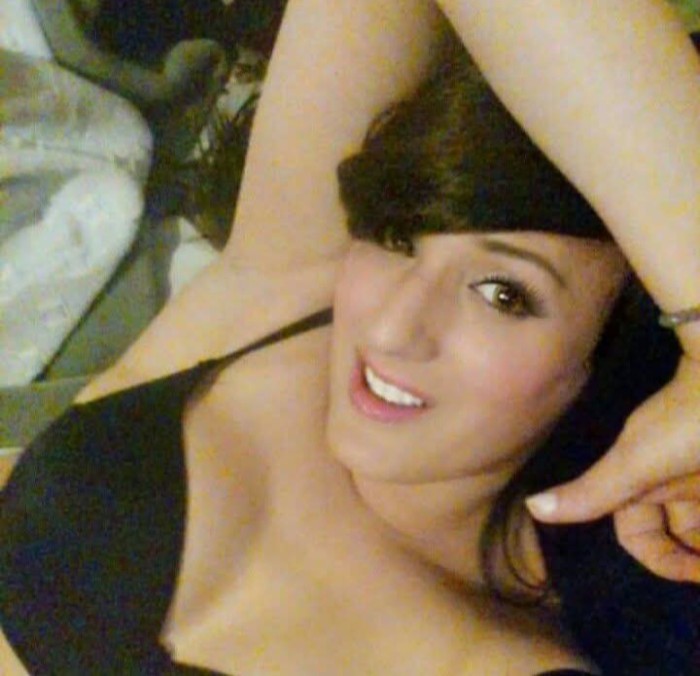 SOLITA EN CASA CON GANAS DE SEXO