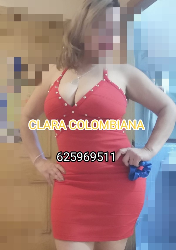 Con curvas preciosas pechos naturales clara MADURA