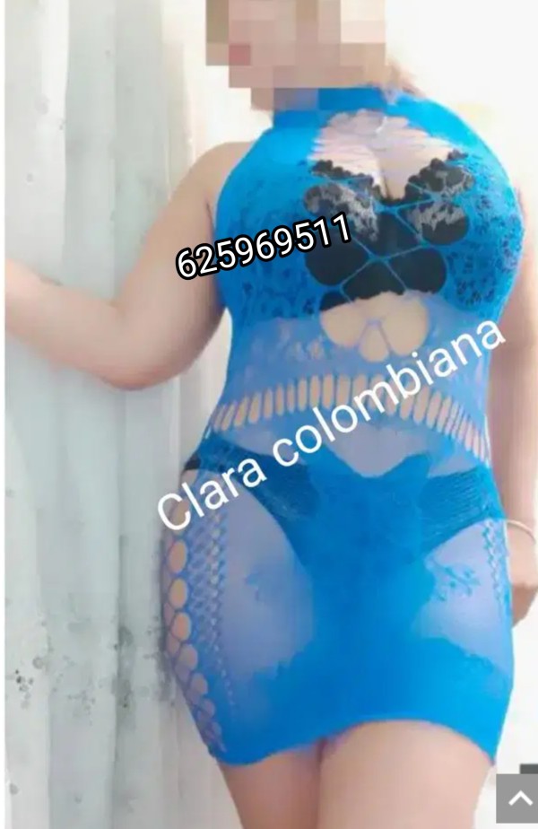 Con curvas preciosas pechos naturales clara MADURA