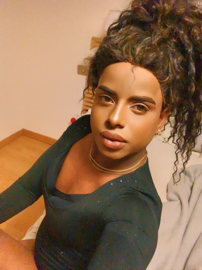 CHICA ATRACTIVA PARA BUENA EXPECTATIVA