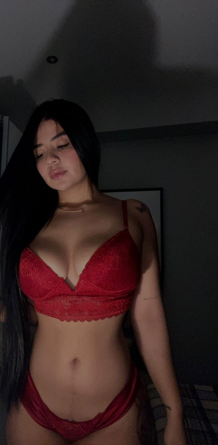 DULCE DIABLITA CON GANAS DE MUCHA POLLA