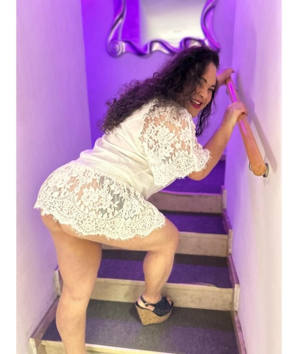 TRANS LATINA MUY VICIOSA ESTOY LAS 24H