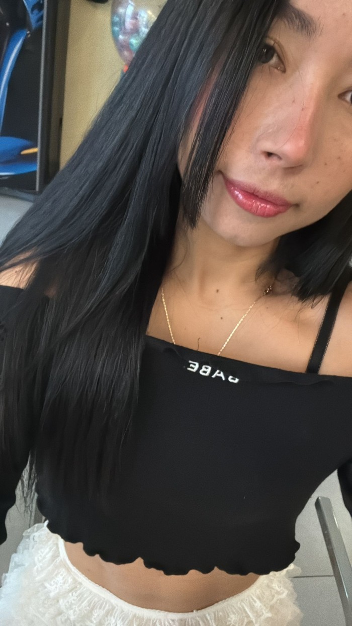 Jovencita colombiana muy implicada