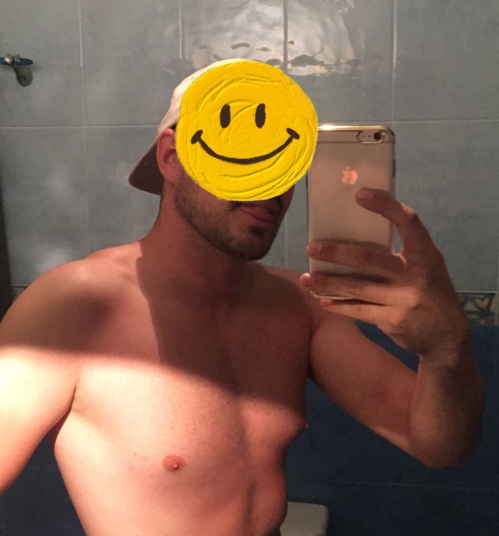 Invito a chica a pub liberal está noche