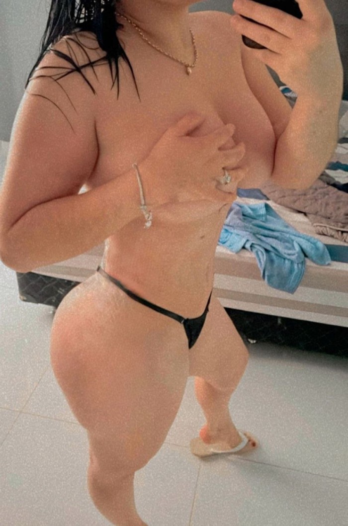 TE ENCANTARA MI COÑITO HUMEDO ESTOY CACHONDA