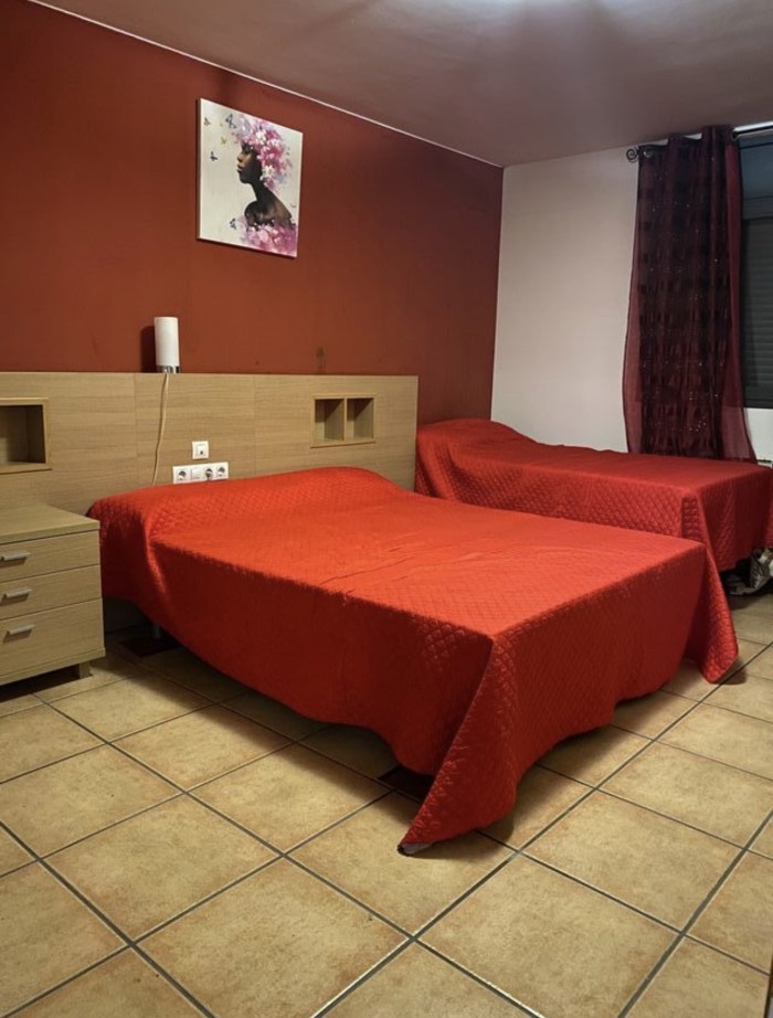 ¡PLAZAS! EN EL MEJOR CHALET DE CATALUÑA