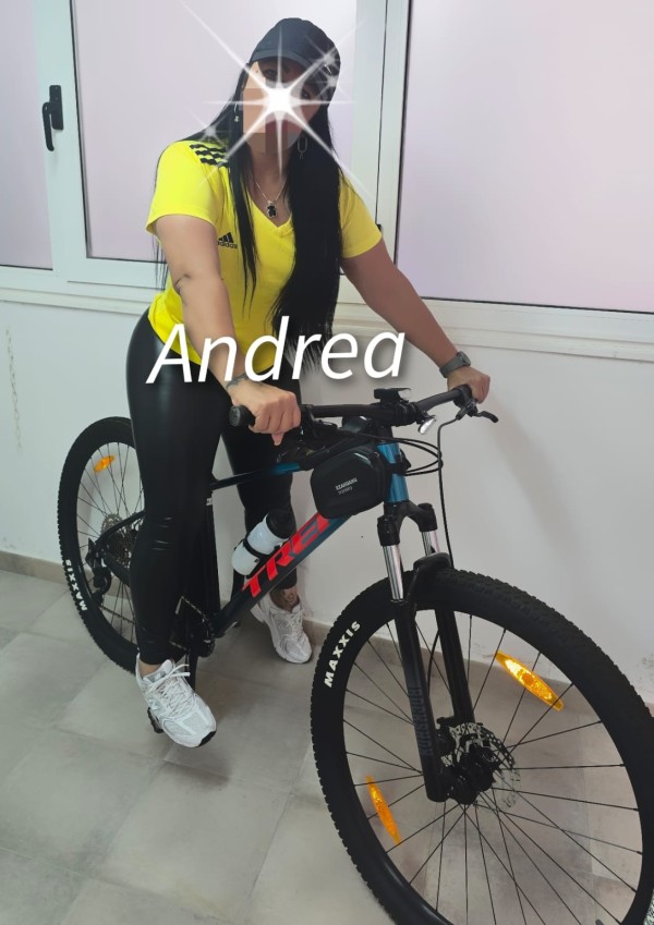 Mujer madura cariñosa implicada muy traviesa