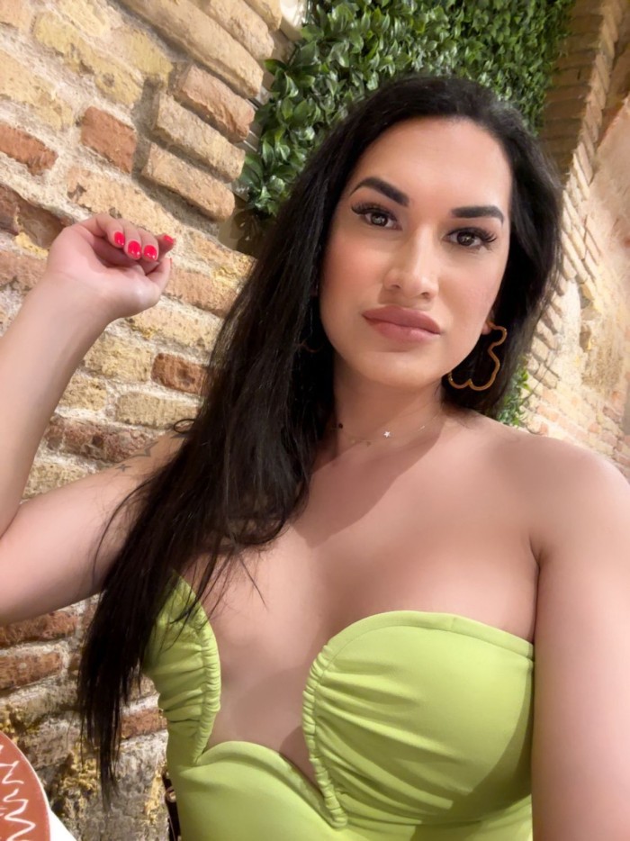 TRANS MORENA MUY FEMENINA 24h en TORRERO SALIDAS DESPLAZAMIENTOS